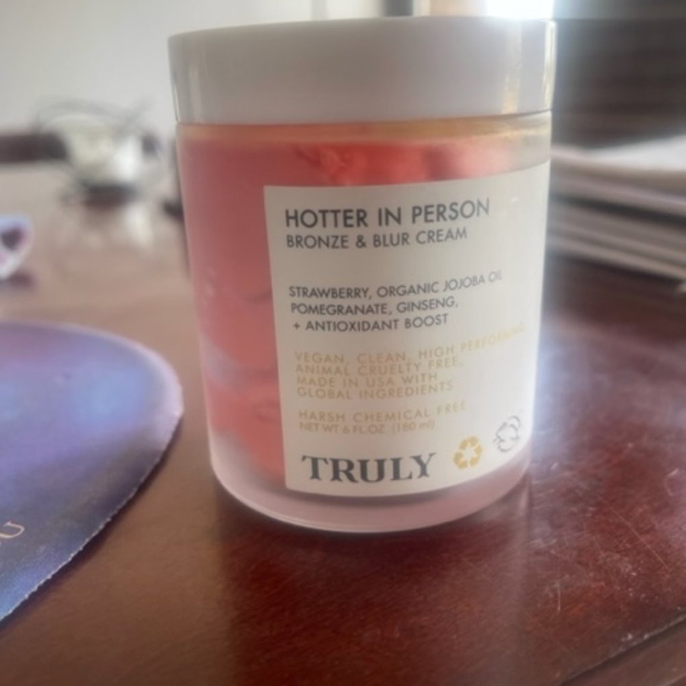 Truly Beauty Hotter in Person bronze and blur cream